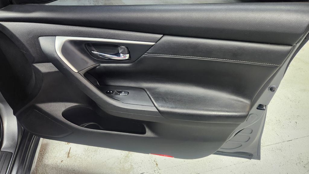 2018 Nissan Altima Image 39