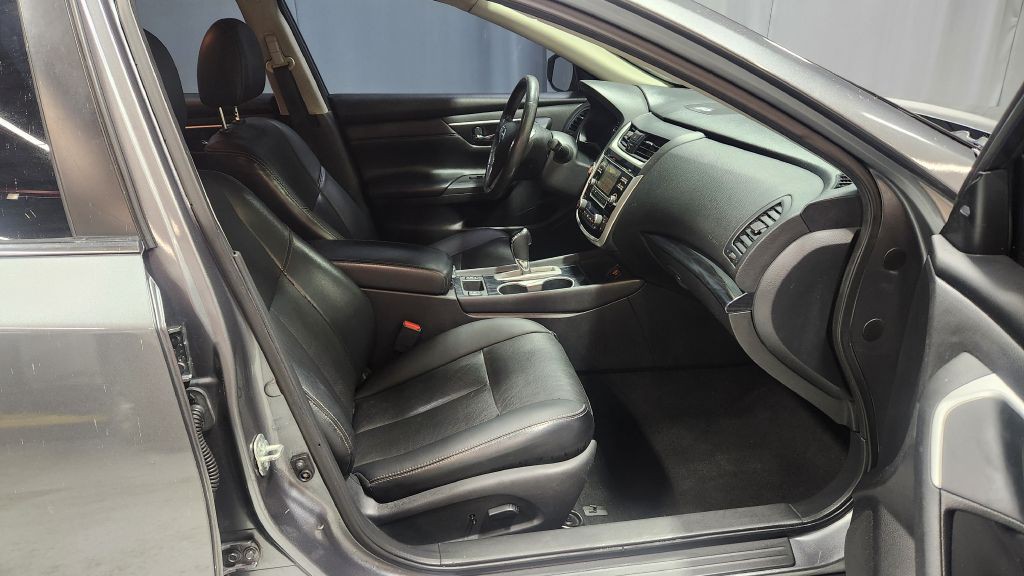 2018 Nissan Altima Image 40