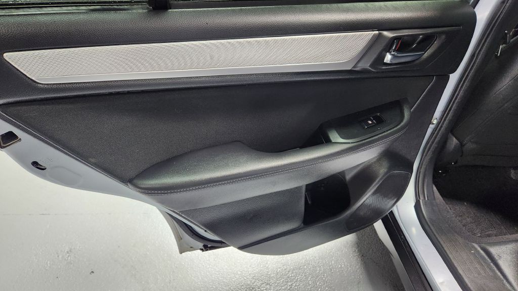 2018 Subaru Outback Image 12