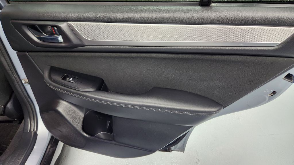 2018 Subaru Outback Image 40