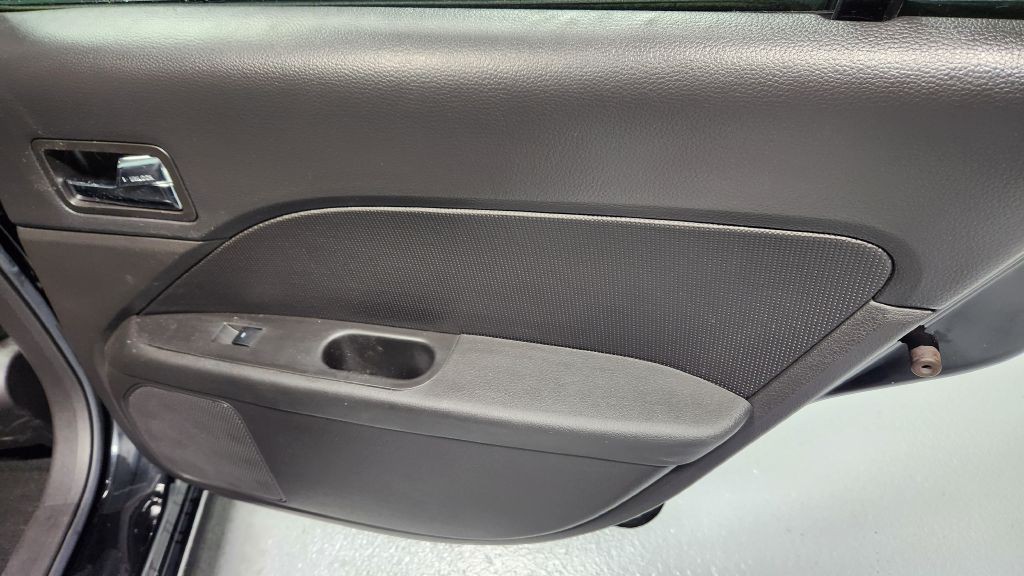 2007 Mercury Milan Image 35