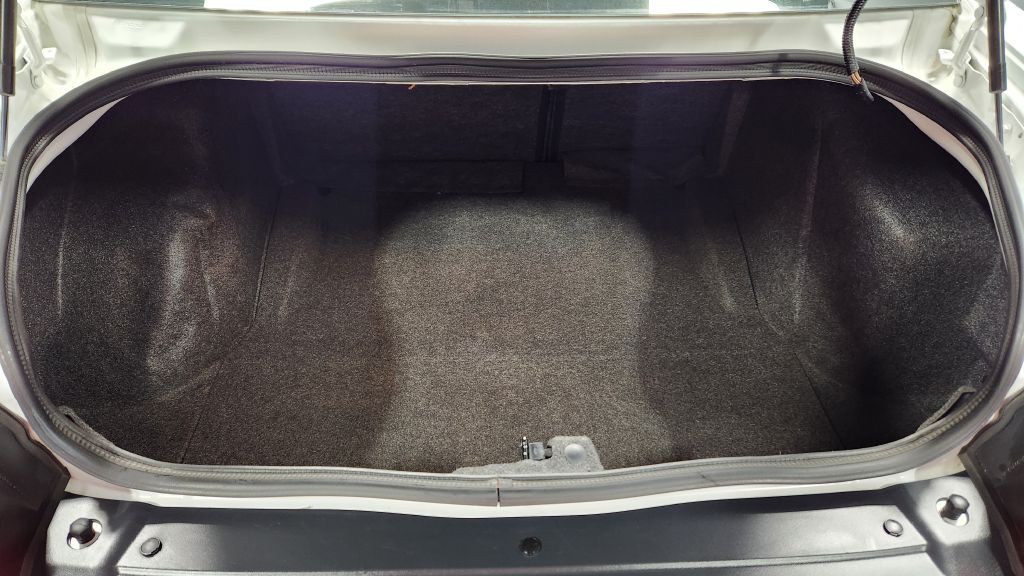 2017 Dodge Challenger Image 6