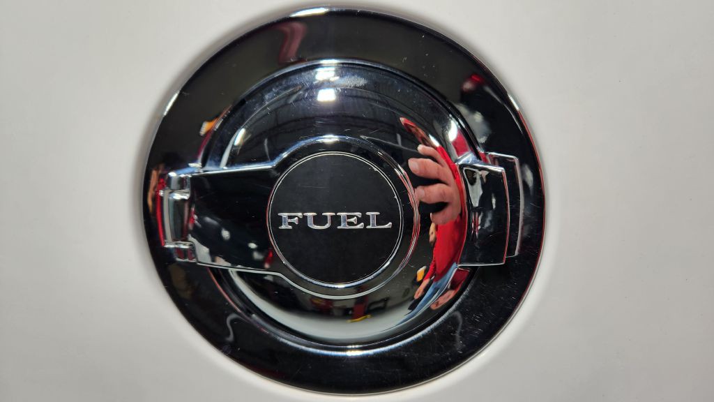 2017 Dodge Challenger Image 10