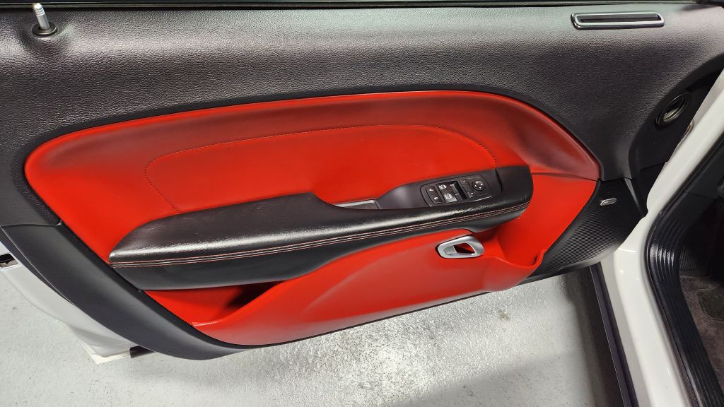 2017 Dodge Challenger Image 11