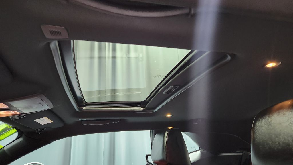 2017 Dodge Challenger Image 16