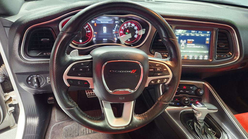 2017 Dodge Challenger Image 19