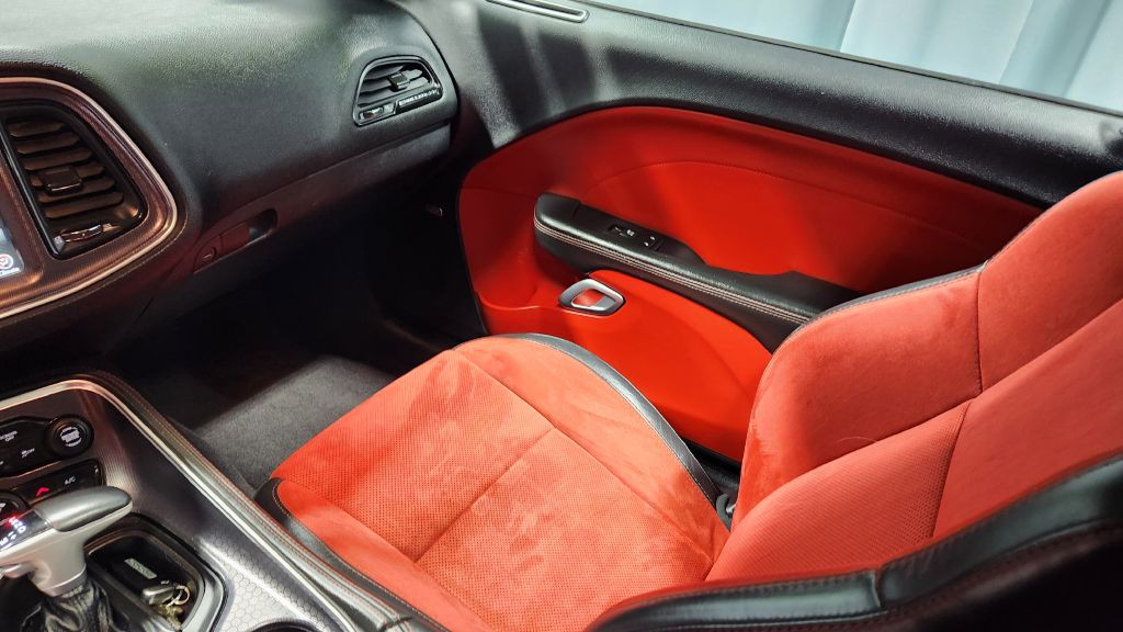 2017 Dodge Challenger Image 20