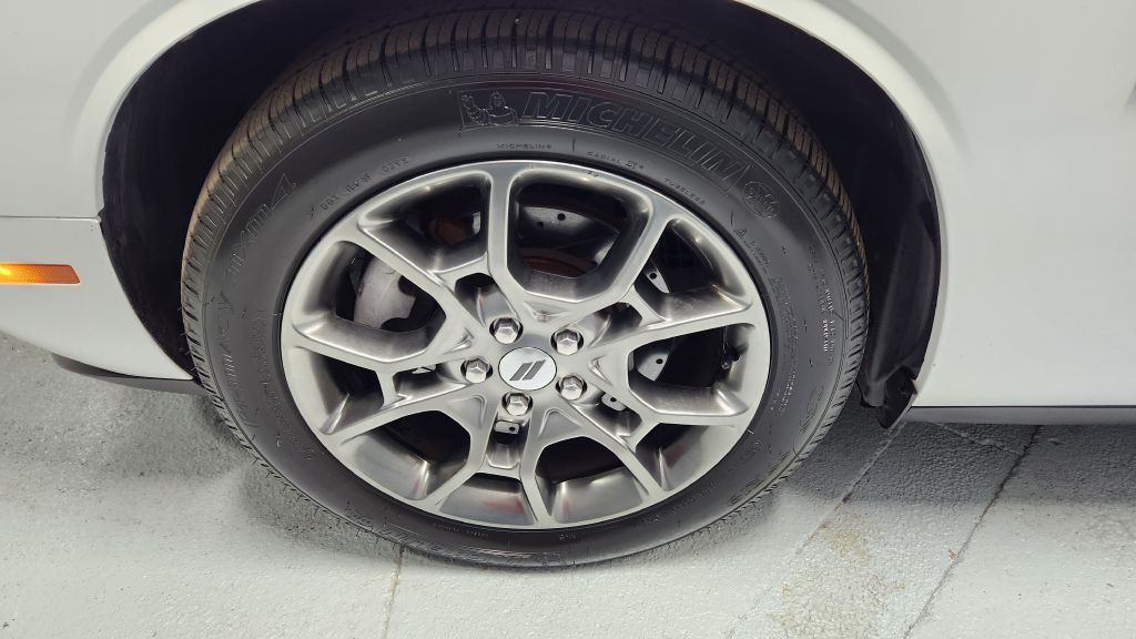 2017 Dodge Challenger Image 32