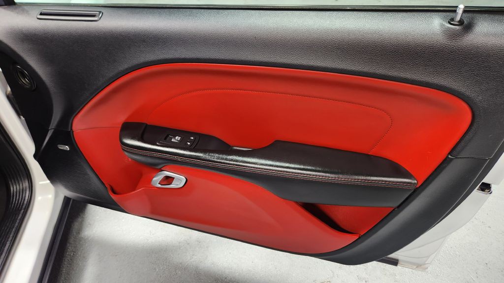 2017 Dodge Challenger Image 36