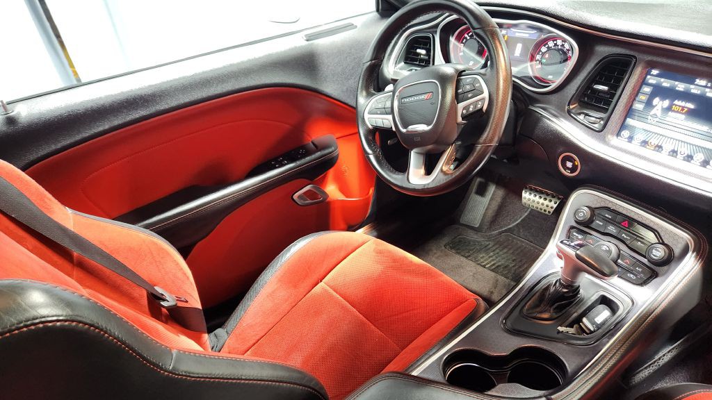 2017 Dodge Challenger Image 40