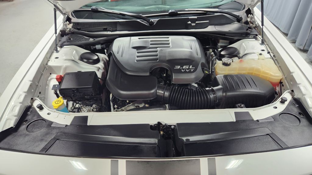 2017 Dodge Challenger Image 42