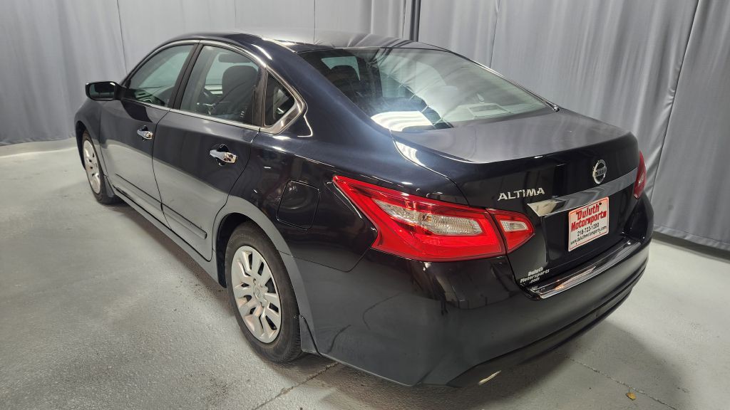 2017 Nissan Altima Image 3