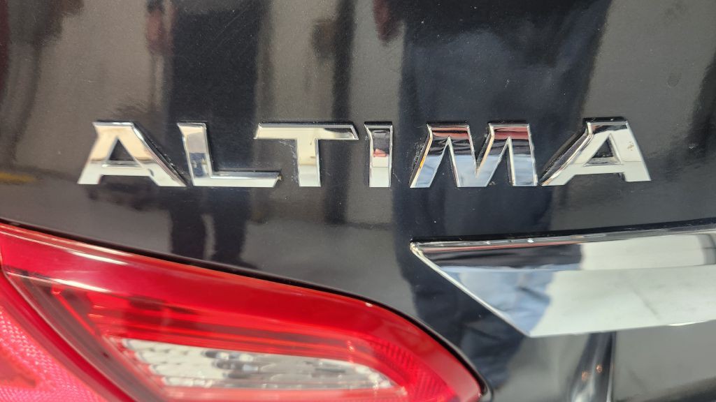 2017 Nissan Altima Image 5
