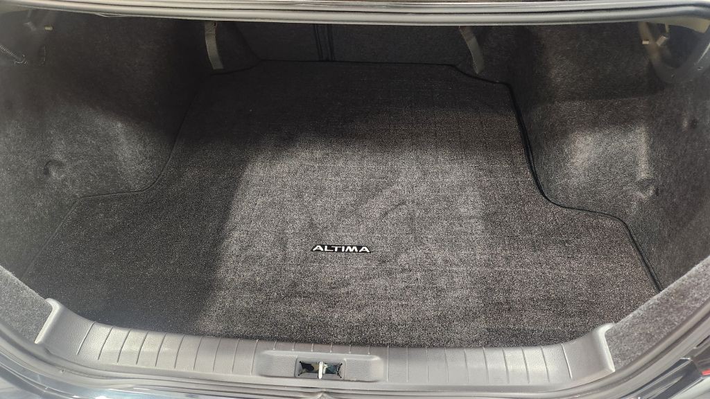 2017 Nissan Altima Image 6