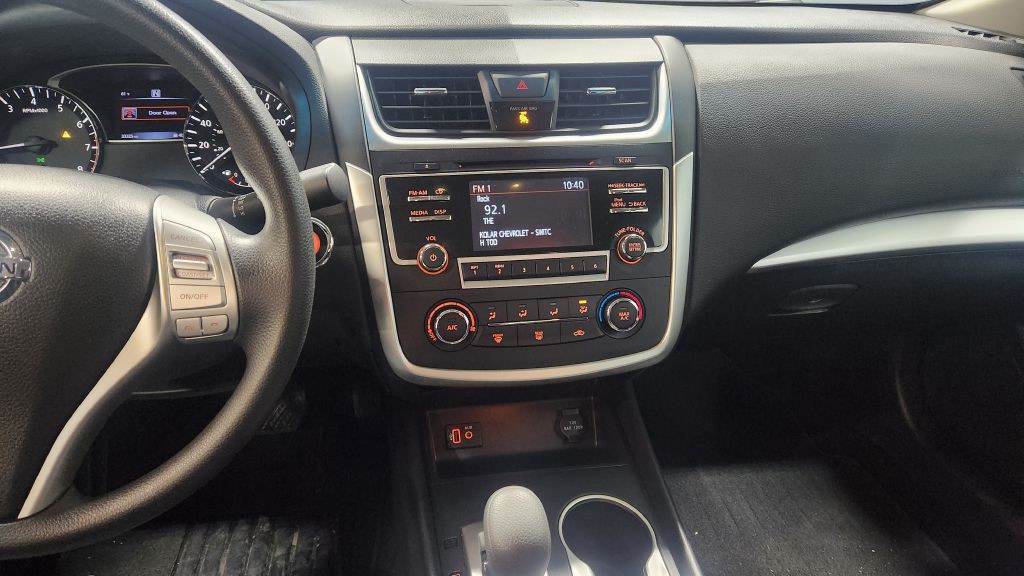 2017 Nissan Altima Image 13