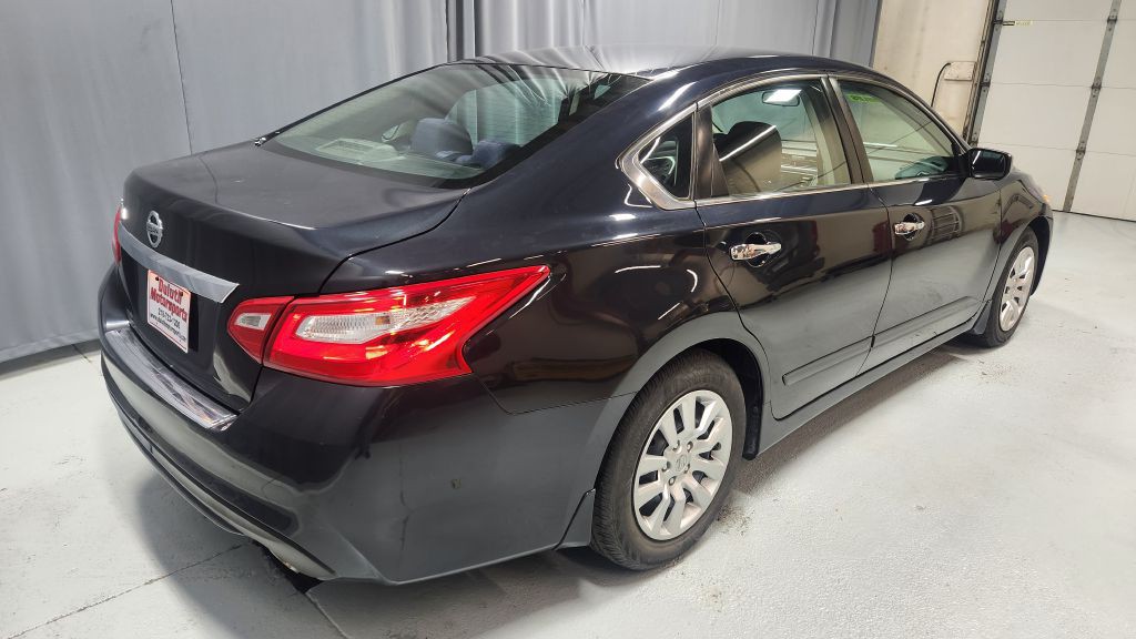 2017 Nissan Altima Image 29