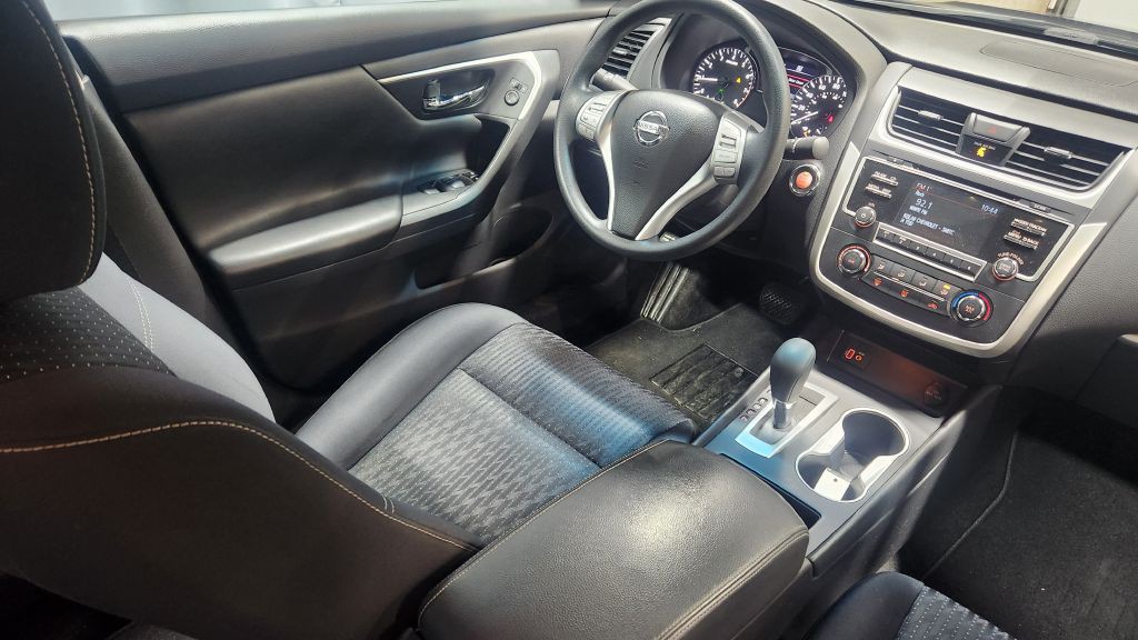 2017 Nissan Altima Image 37