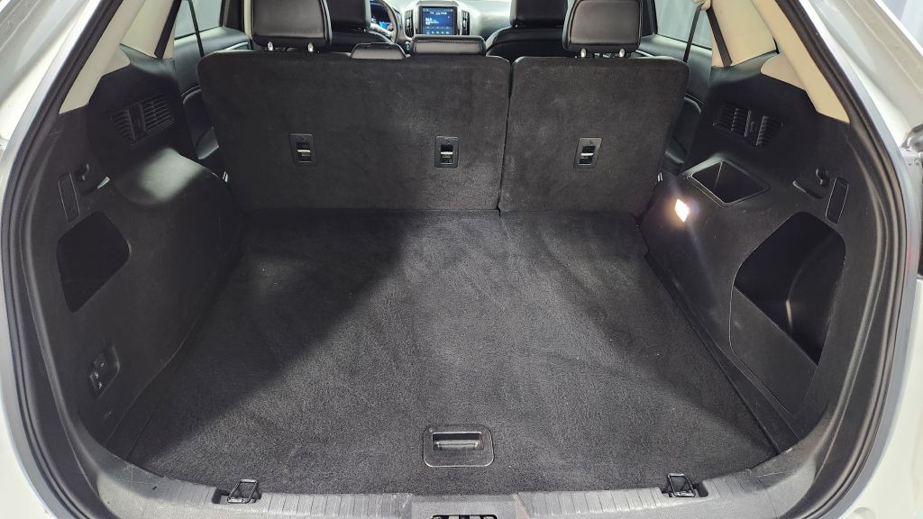 2022 Ford Edge Image 7