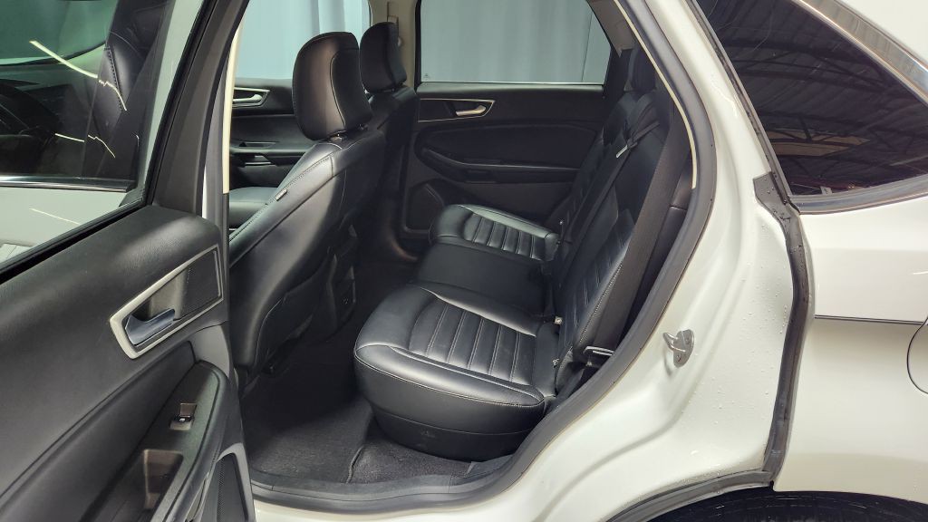 2022 Ford Edge Image 11