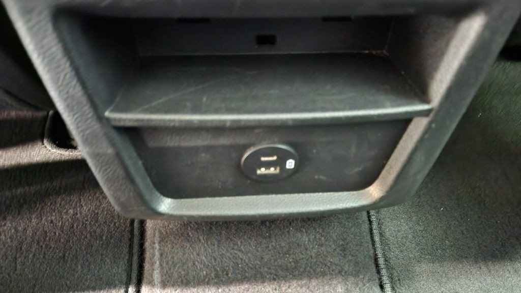 2022 Ford Edge Image 13