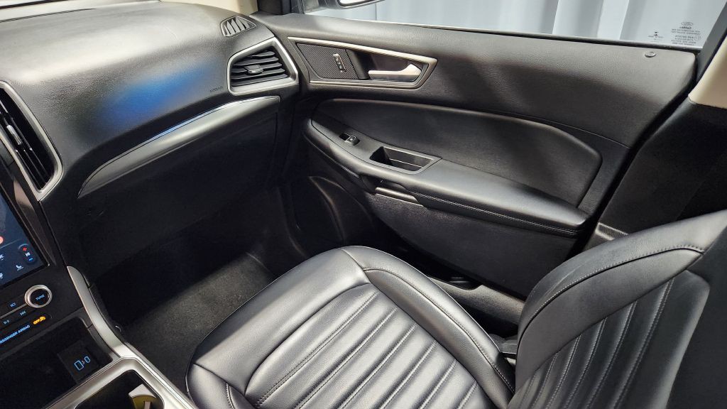 2022 Ford Edge Image 17