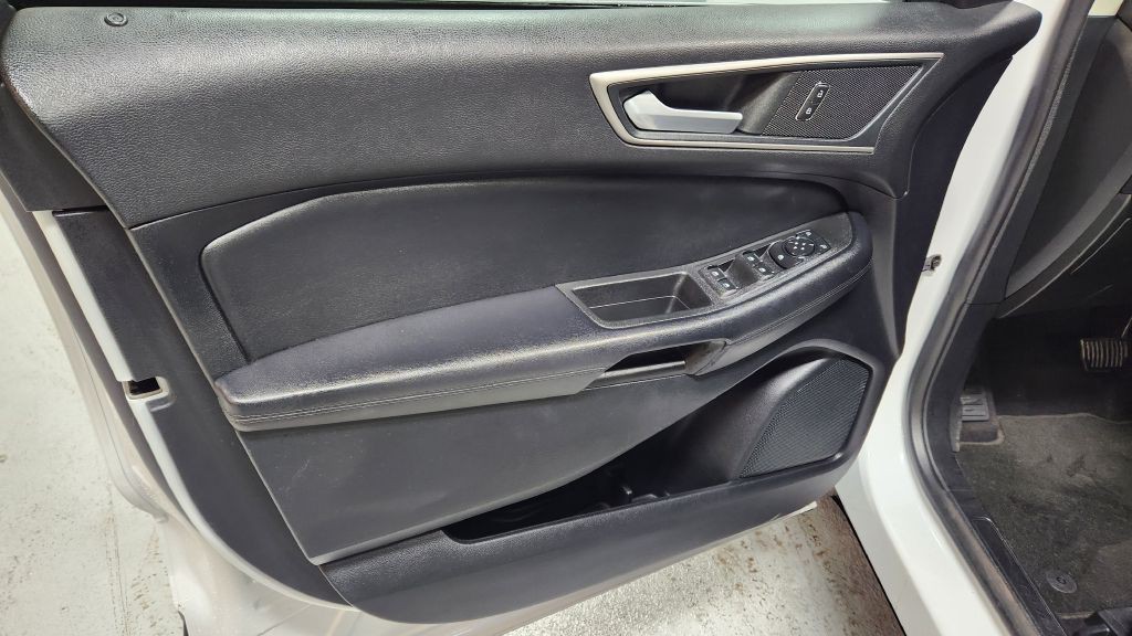 2022 Ford Edge Image 18