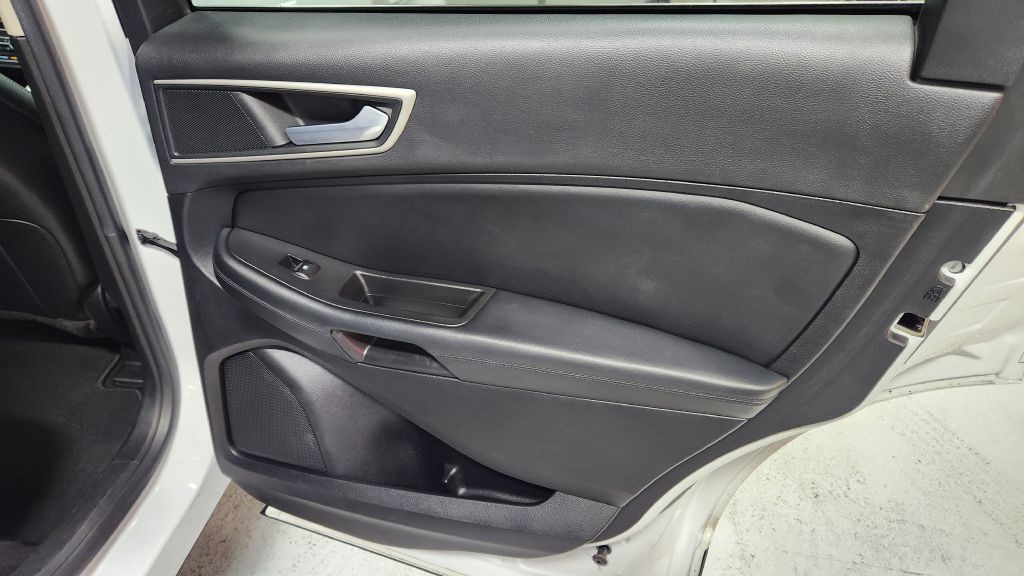 2022 Ford Edge Image 39