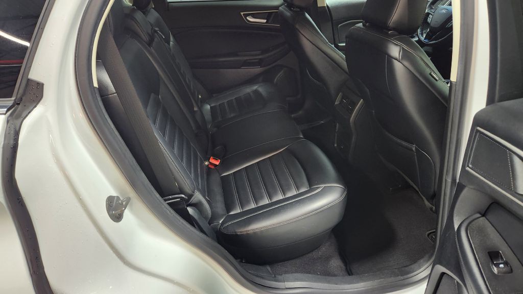 2022 Ford Edge Image 40