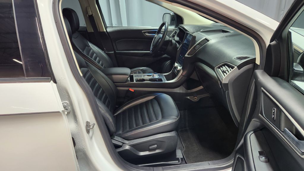2022 Ford Edge Image 44