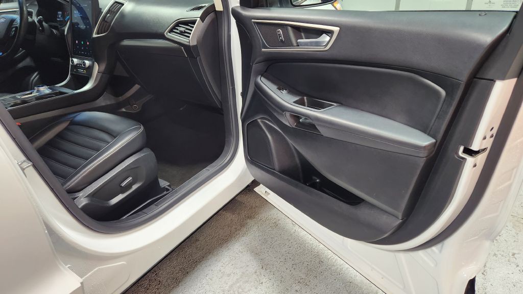 2022 Ford Edge Image 45