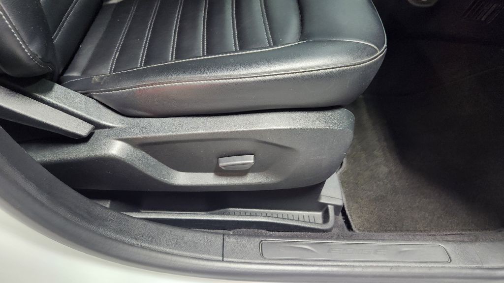 2022 Ford Edge Image 46