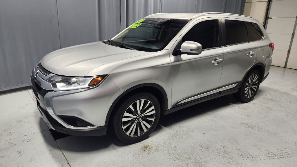 2020 Mitsubishi Outlander Image 2