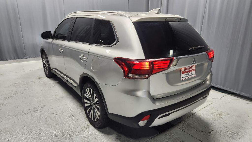 2020 Mitsubishi Outlander Image 3