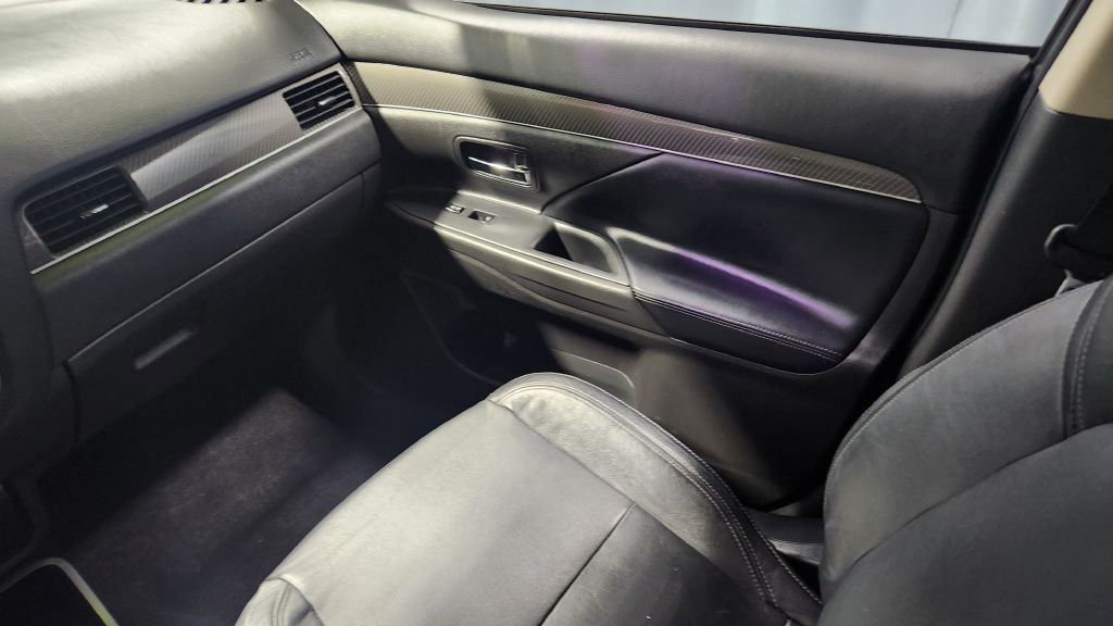 2020 Mitsubishi Outlander Image 13