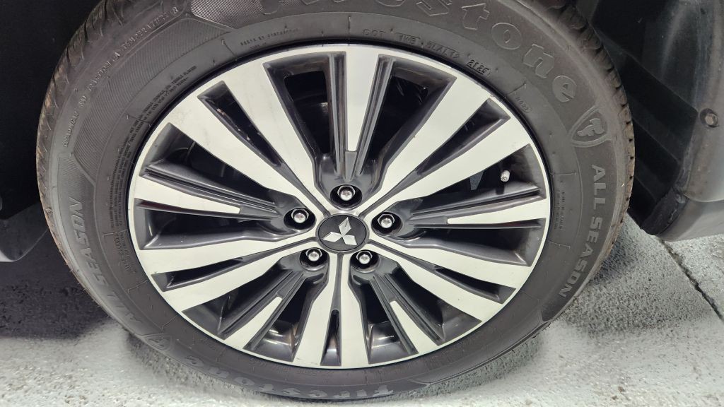 2020 Mitsubishi Outlander Image 21