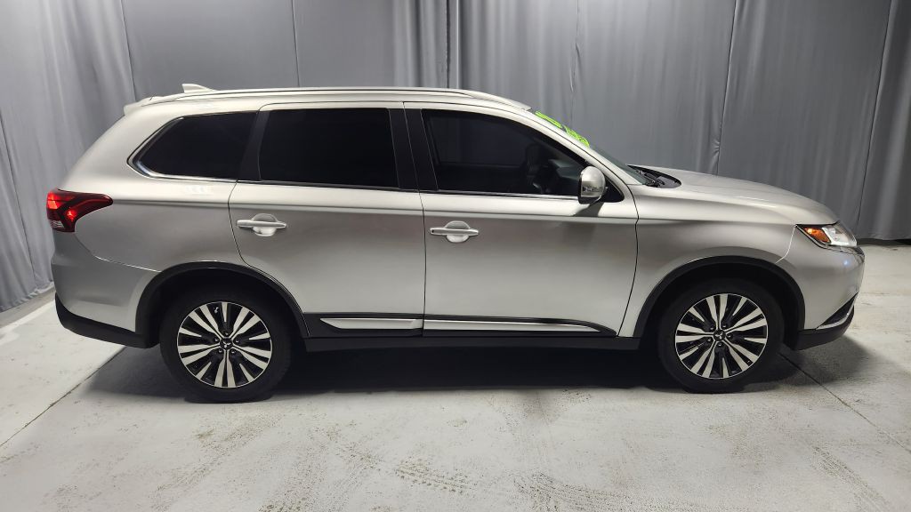2020 Mitsubishi Outlander Image 24