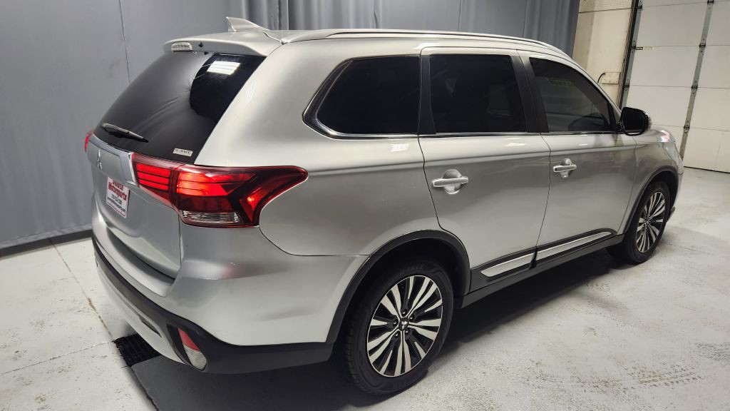 2020 Mitsubishi Outlander Image 25