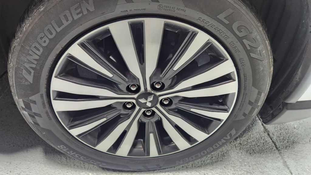 2020 Mitsubishi Outlander Image 30