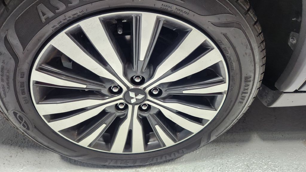 2020 Mitsubishi Outlander Image 31