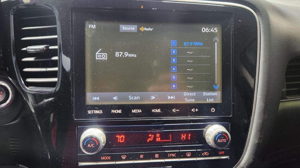 2020 Mitsubishi Outlander Image 41