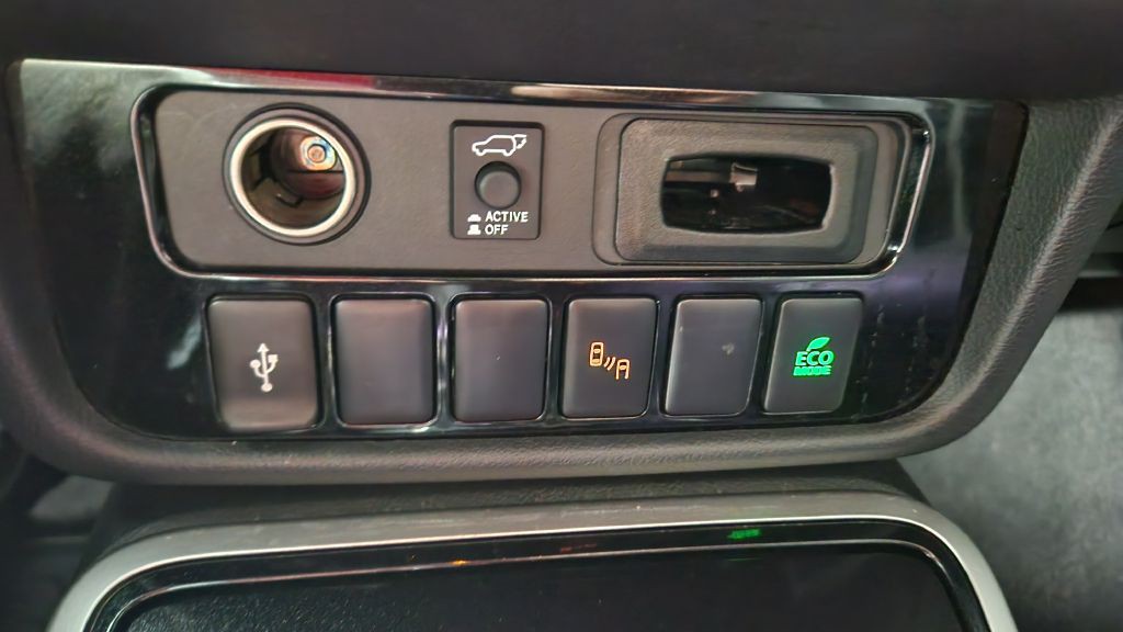 2020 Mitsubishi Outlander Image 42