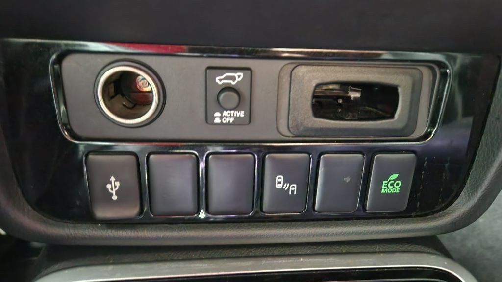 2020 Mitsubishi Outlander Image 47