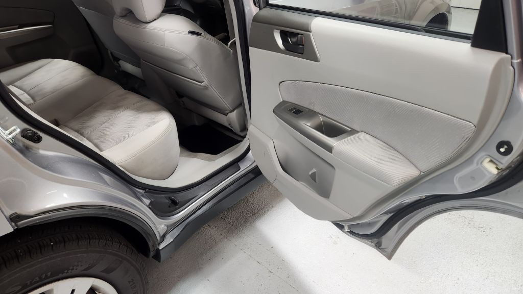 2009 Subaru Forester Image 40