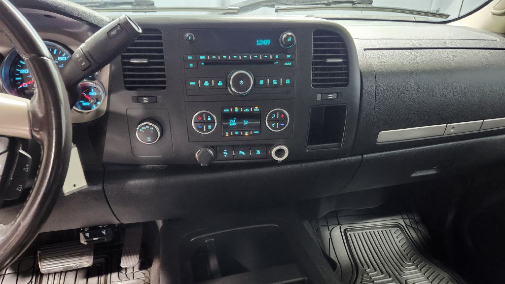 2011 Chevrolet Silverado 1500 Image 13