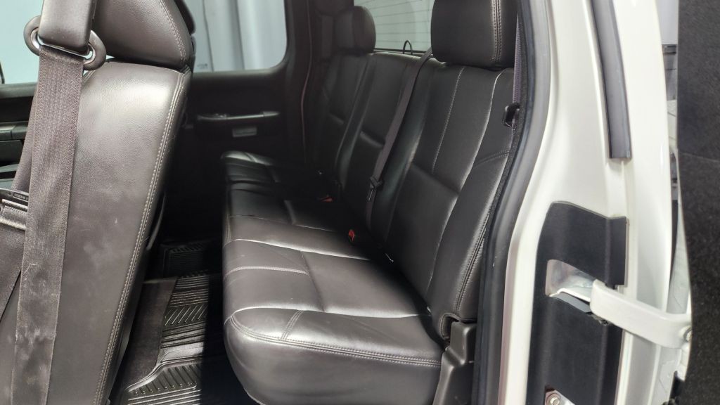 2011 Chevrolet Silverado 1500 Image 16