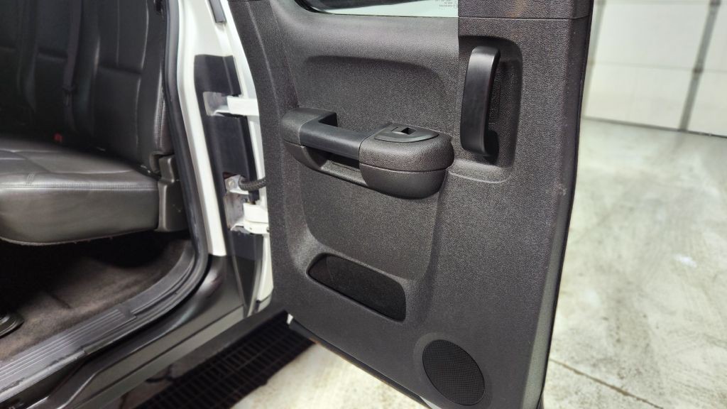 2011 Chevrolet Silverado 1500 Image 17