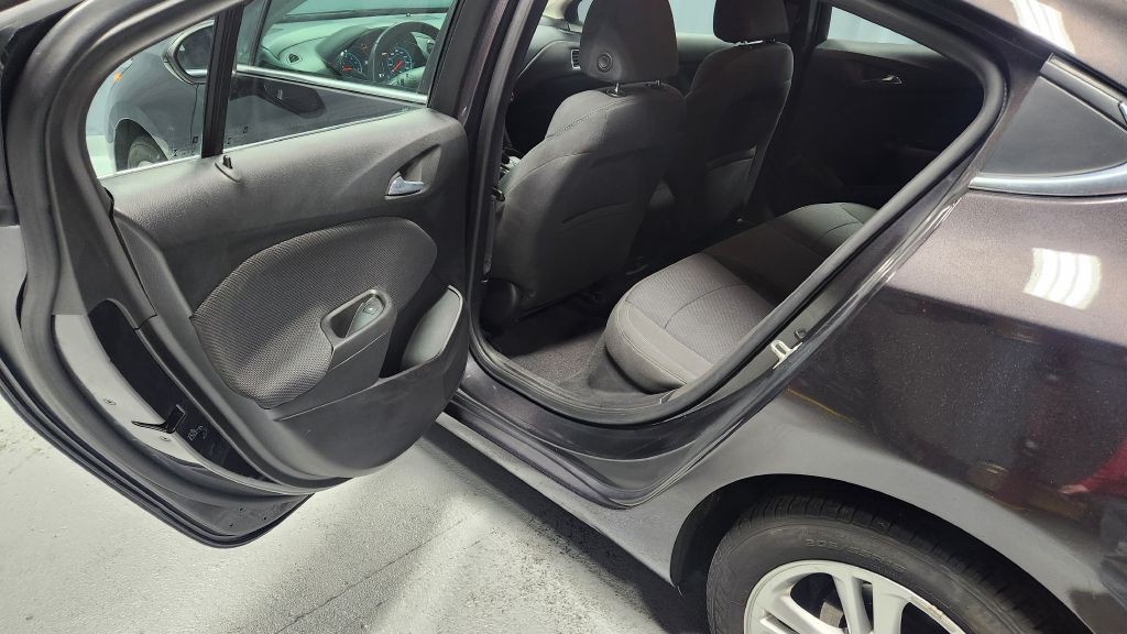 2017 Chevrolet Cruze Image 9