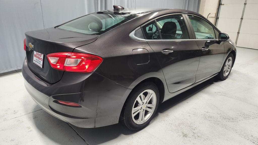 2017 Chevrolet Cruze Image 28