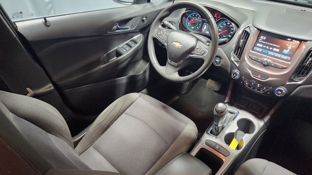2017 Chevrolet Cruze Image 38