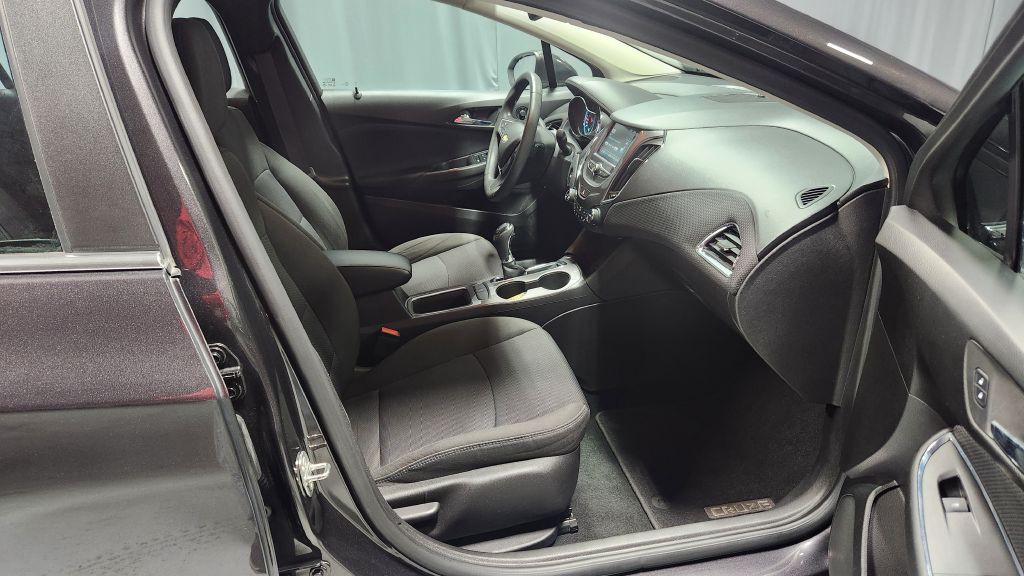 2017 Chevrolet Cruze Image 40